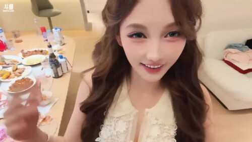 017ec992c5ac7d5f0de.mp4